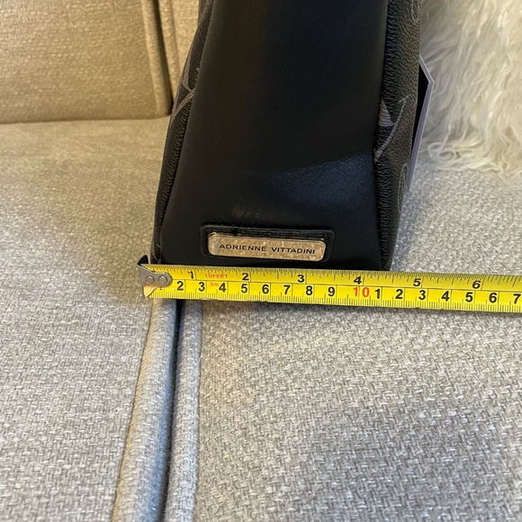 Adrienne Vittadini Signature Collection Handbag - Picture 8 of 8